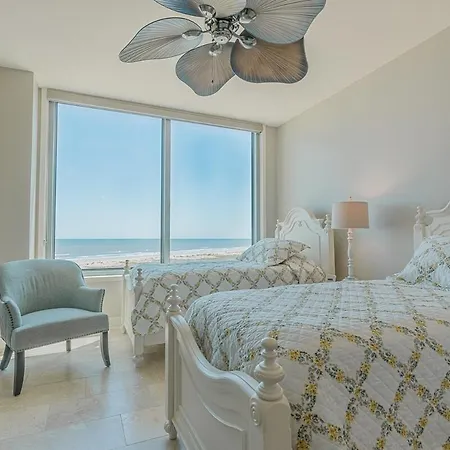 Palisade Palms Oceanfront Condo & 5-Star Amenities-3